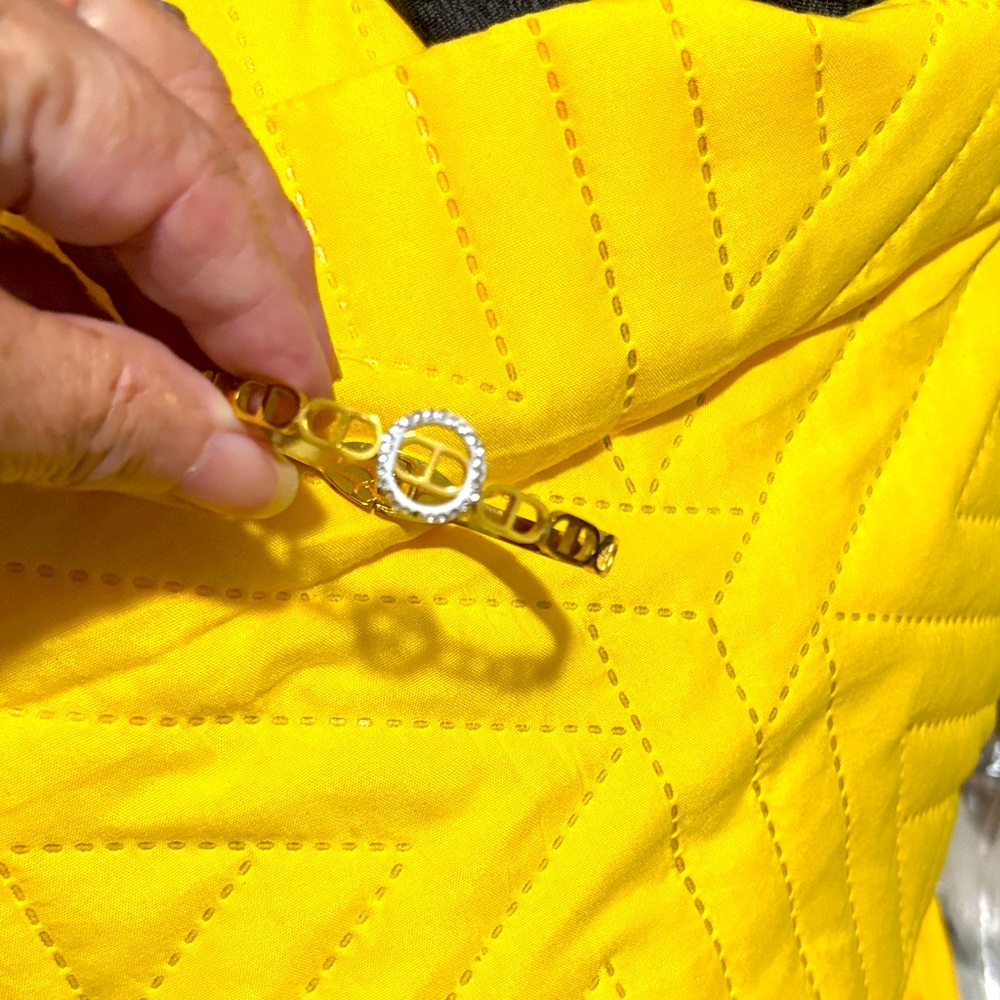 Gold Link Bracelet with Circular Crystal Accent - Yellow